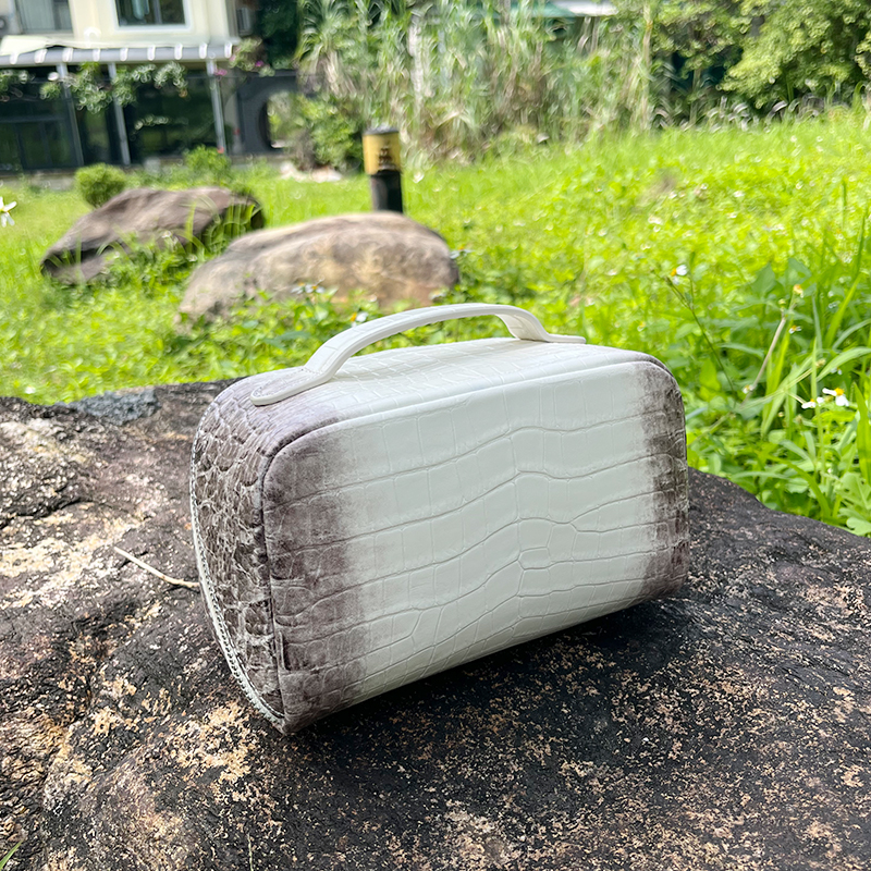 Genuine Leather Crocodile Patt - đánh giá và giá Luxury Skincare Containers